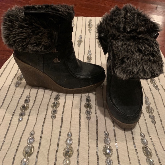 Mossimo Black bootie - Picture 2 of 2